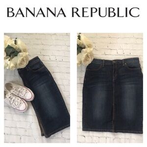 Banana Republic Women's Dark Blue Denim Skirt